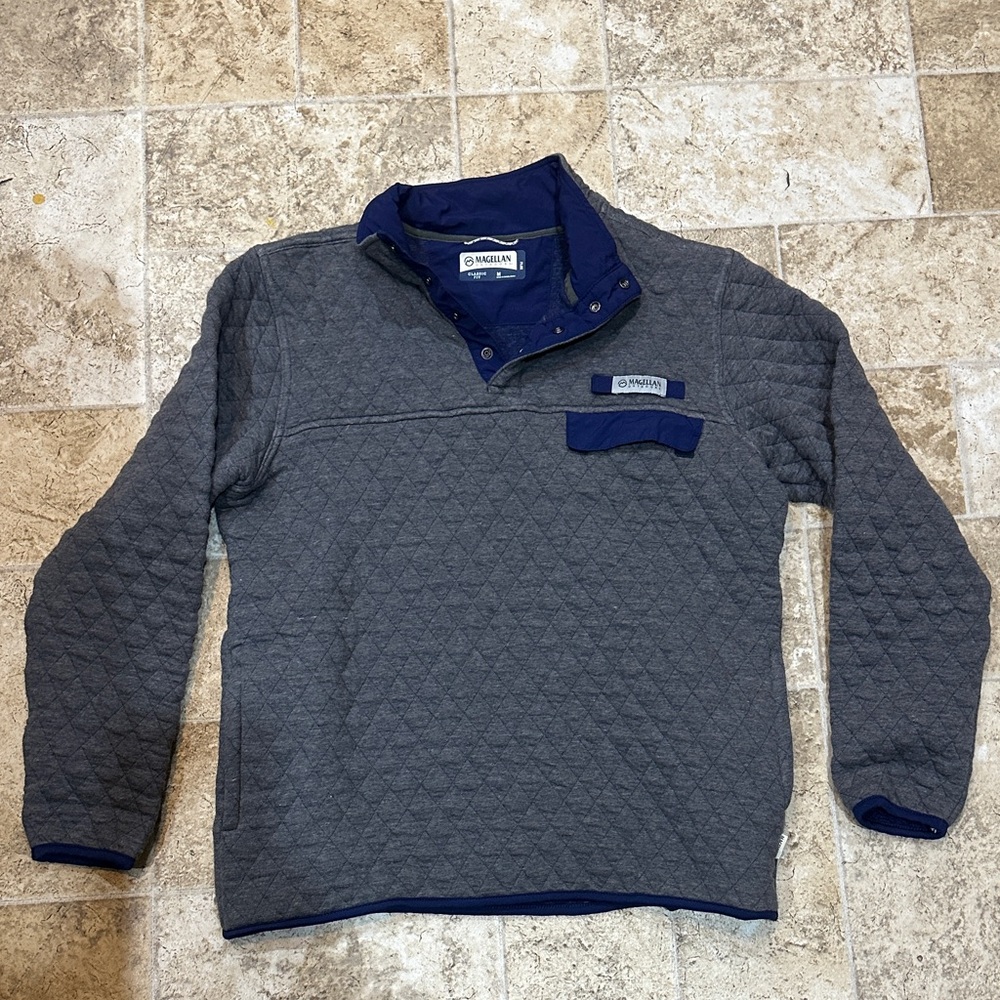 Magellan Outdoors FLEX Charcoal Quilted Pullover with Navy Trim